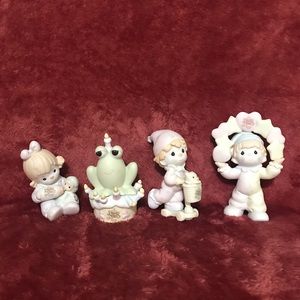 4 pcs  of Precious Moments 1993 - 1996